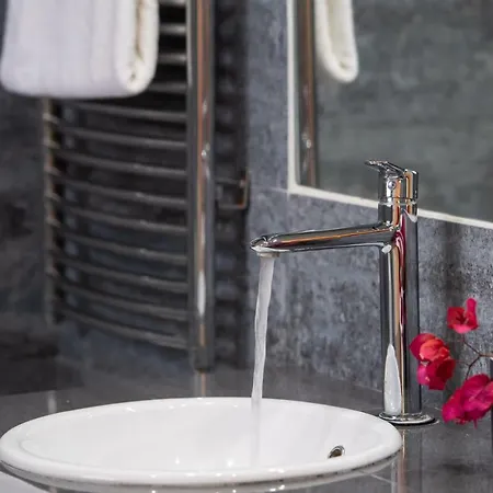 Violet Luxury Willa Kalligoni